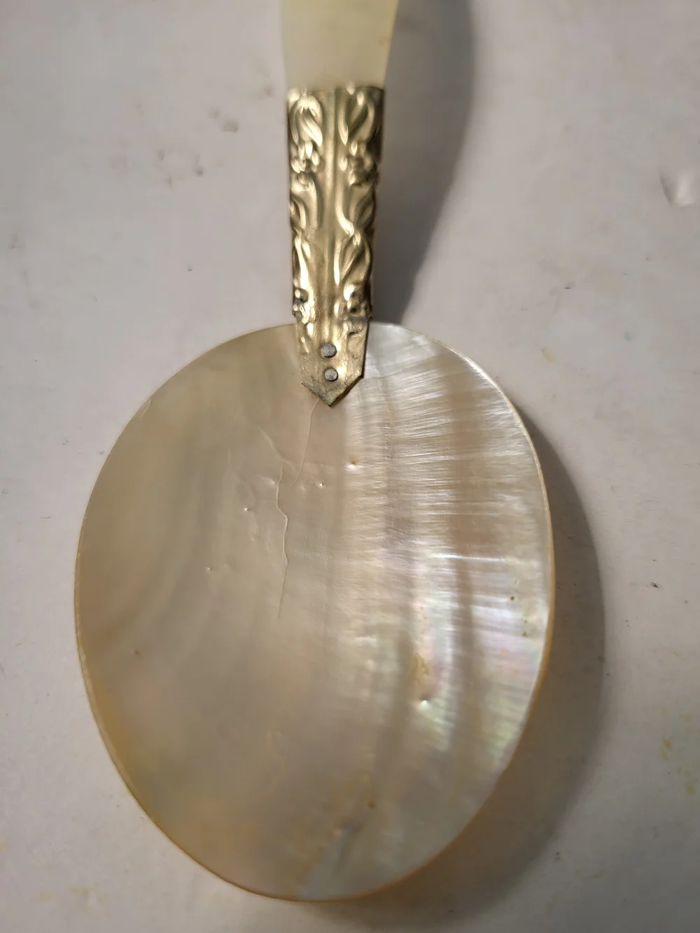 Pair Of Vintage Mother of Pearl Caviar Spoons - Iridescent White